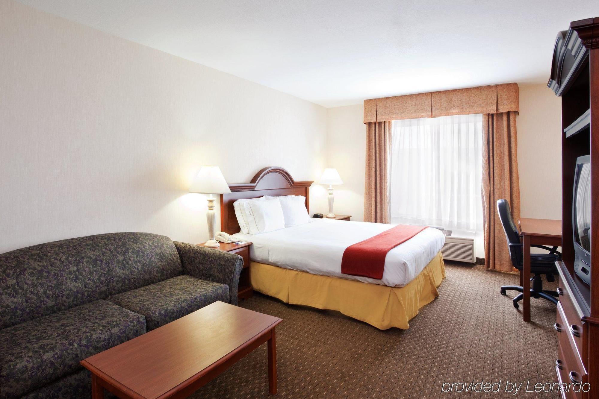 Holiday Inn Express Hotel & Suites Marion By Ihg Habitación foto