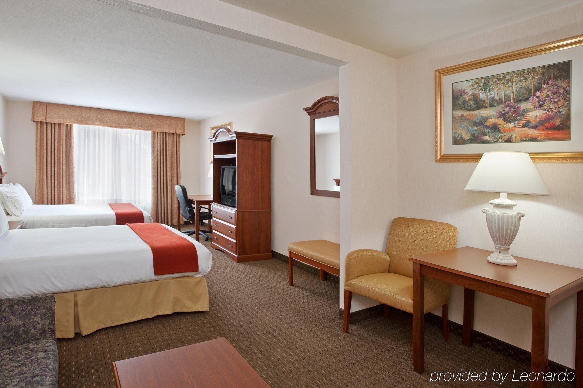 Holiday Inn Express Hotel & Suites Marion By Ihg Habitación foto